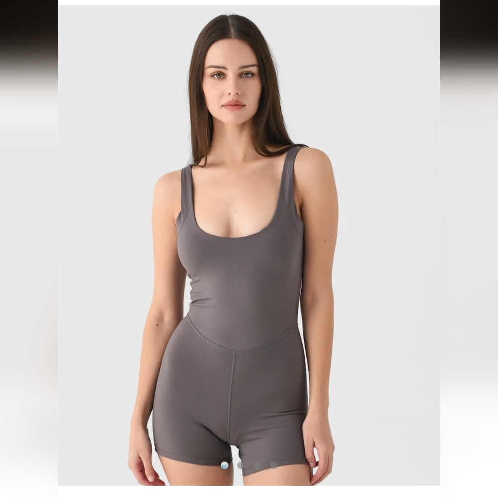 NWT Varley FreeSoft Eva All-in-One 4"